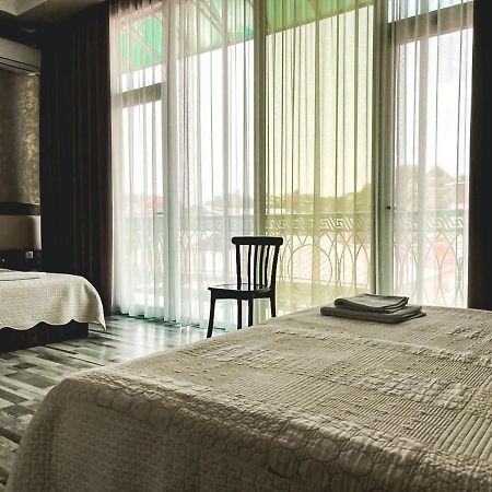 Discovery Hotel Kutaisi Luaran gambar