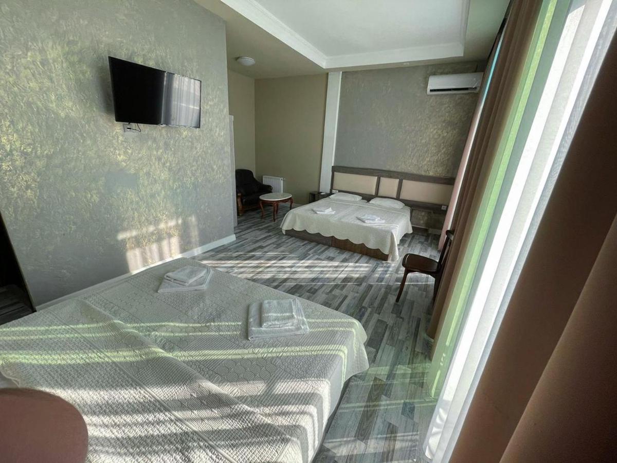 Discovery Hotel Kutaisi Luaran gambar