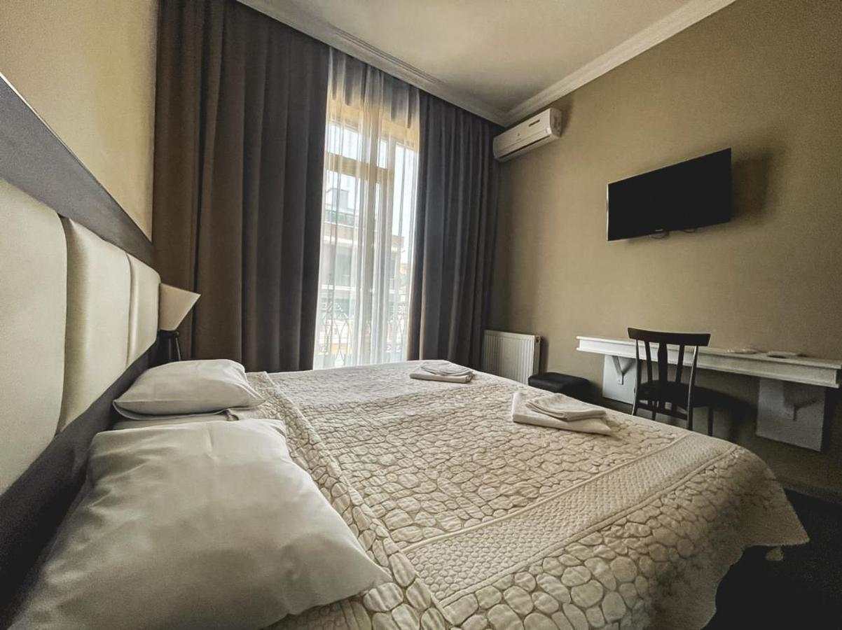 Discovery Hotel Kutaisi Luaran gambar