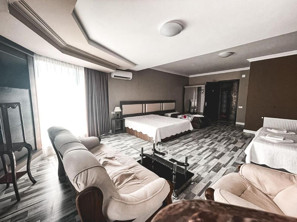Discovery Hotel Kutaisi Luaran gambar