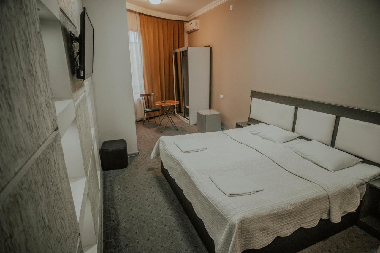 Discovery Hotel Kutaisi Luaran gambar
