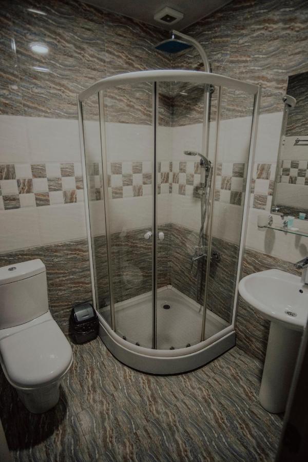 Discovery Hotel Kutaisi Luaran gambar